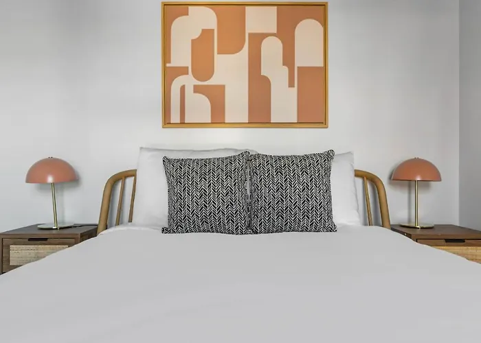 River N 1br W Gym Pool Lounge Nr L Chi-817 * Chicago